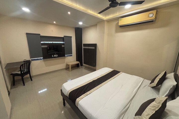 Room 4 of 26