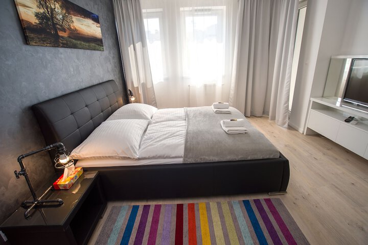 Room 12 of 35