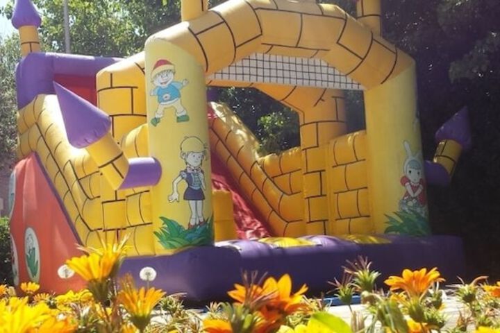 Children's play area - outdoor