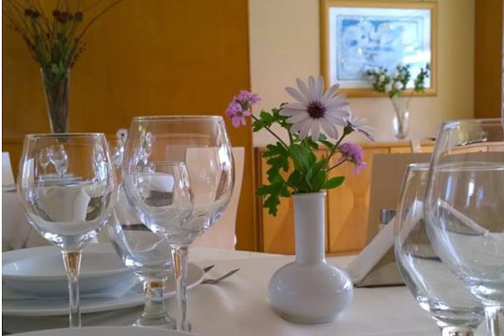 Dining 36 of 54