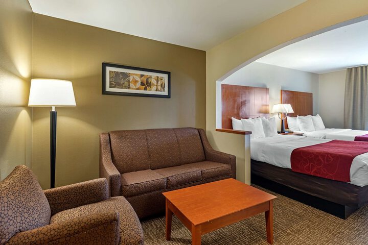 1 King Bed Suite (23 of 44)