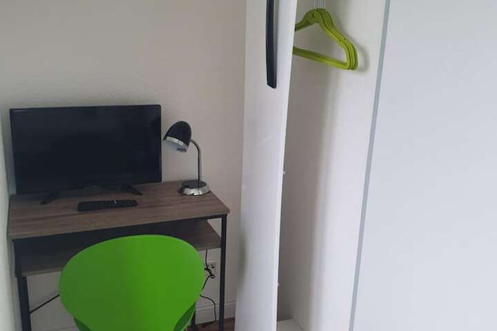 Room 6 of 30