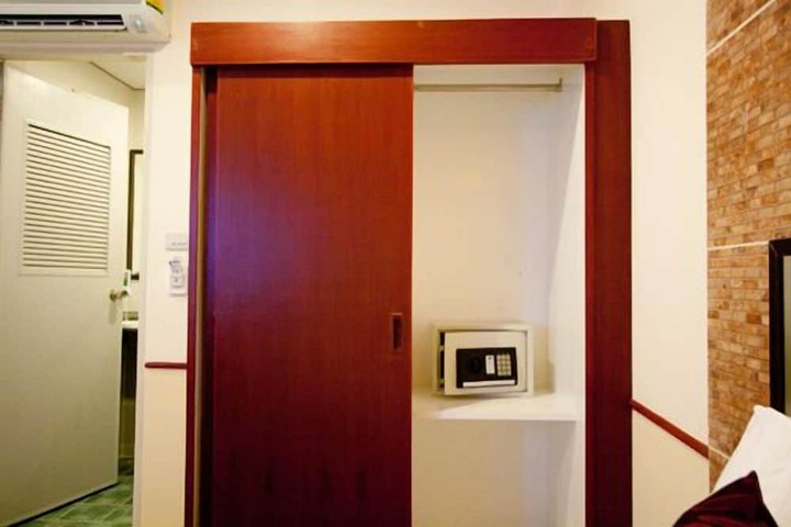 Room 15 of 54