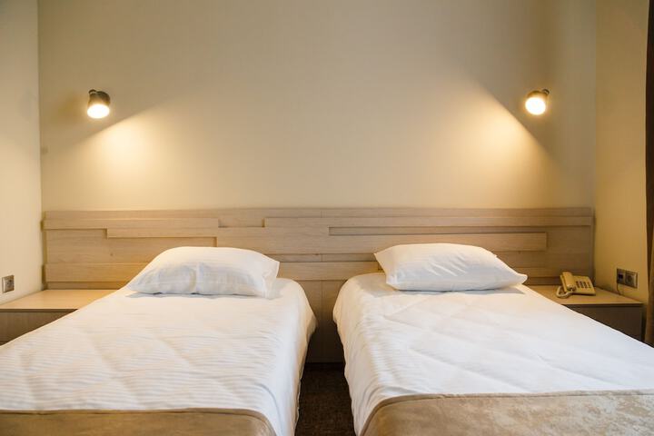 Room 3 of 10