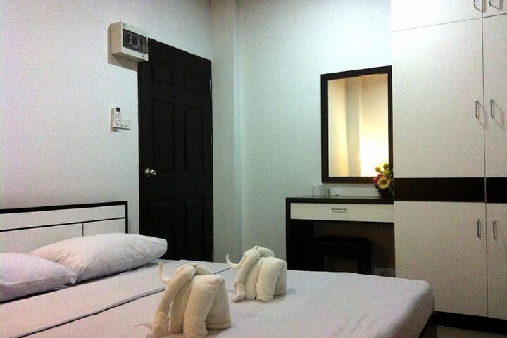 Room 4 of 35