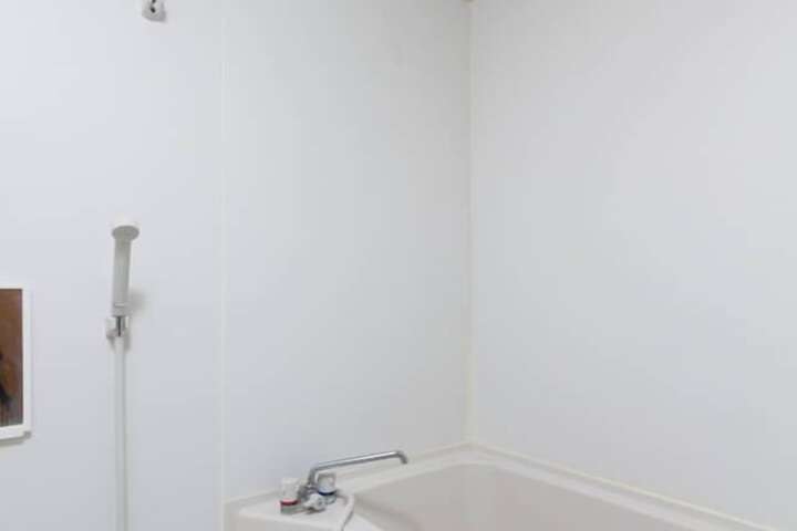 Room 7 of 9