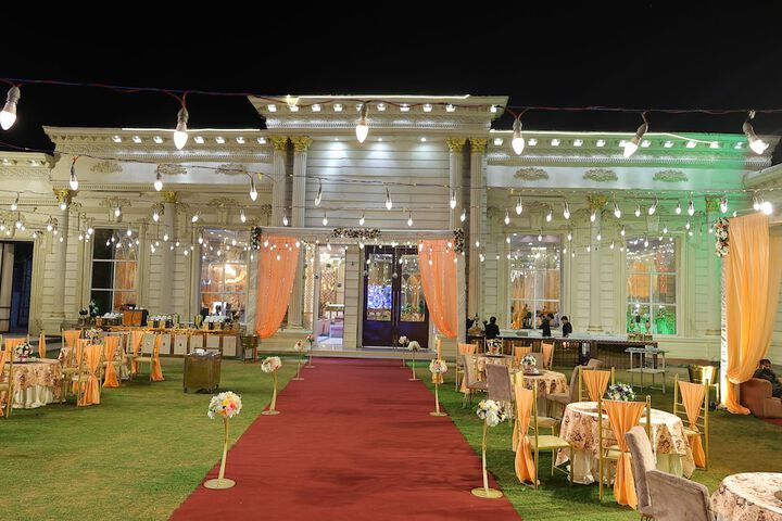 Ballroom/Hall 48 of 54