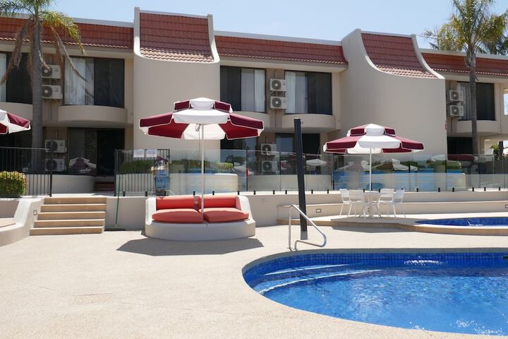 Hotel Pool