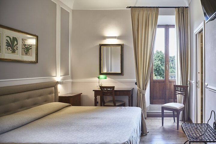 Room 32 of 84