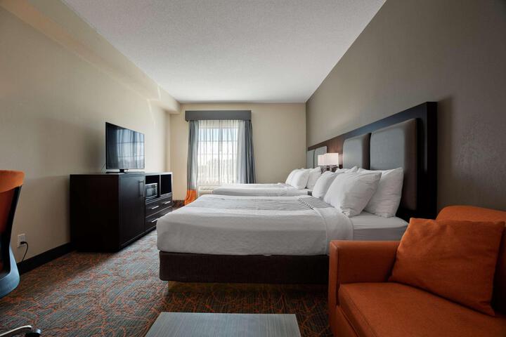 2 Queen Beds (3 of 14)
