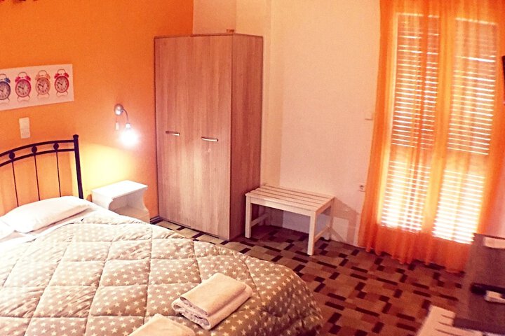 Room 7 of 72