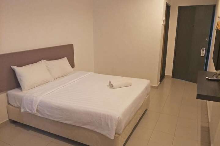 Room 12 of 41