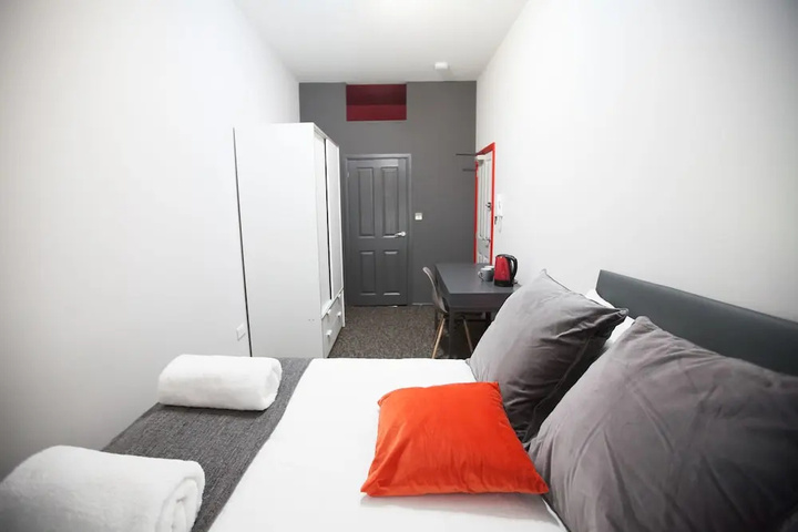 Room 4 of 14