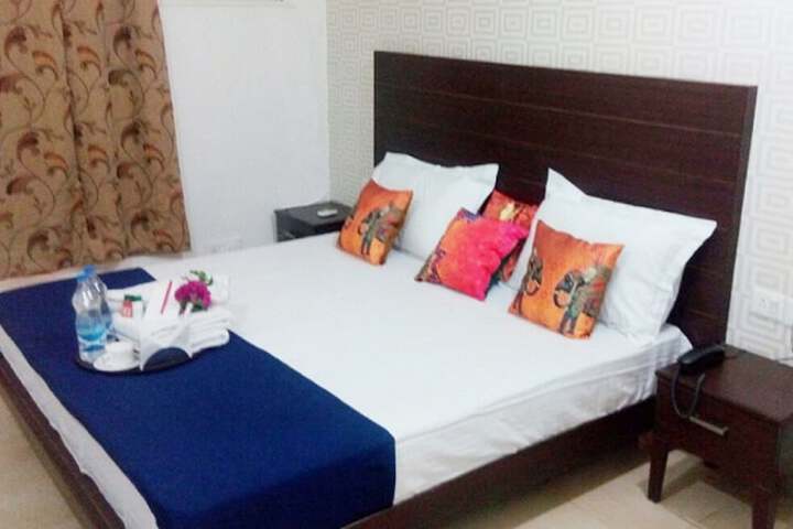 Room 12 of 19