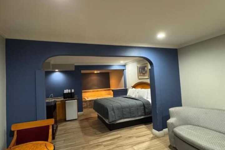 Room 2 of 36