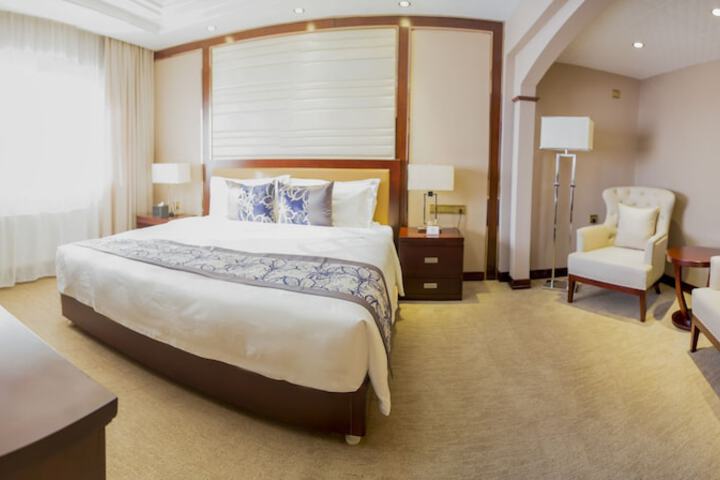 Room 7 of 11