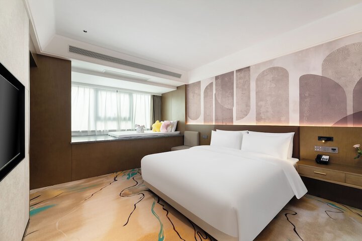 Room 10 of 22