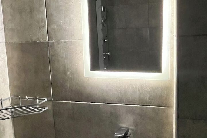Room 42 of 53