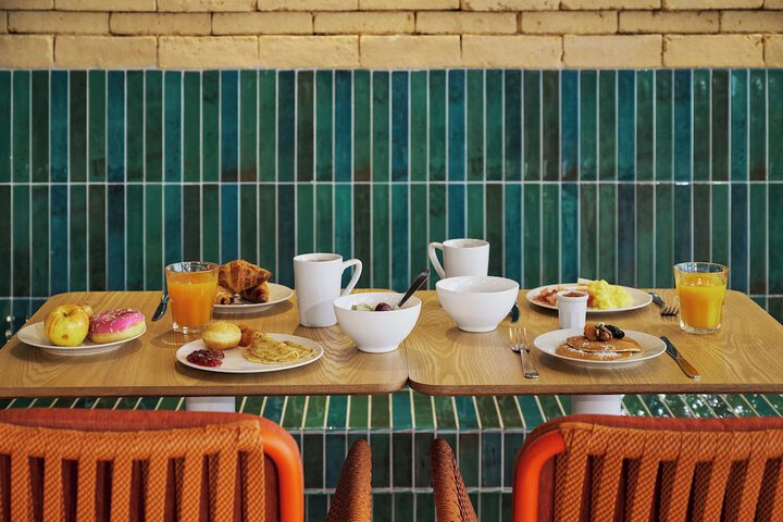 Breakfast/Coffee Service 57 of 62