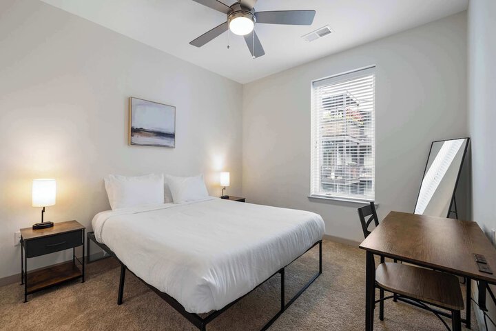 Room 45 of 136