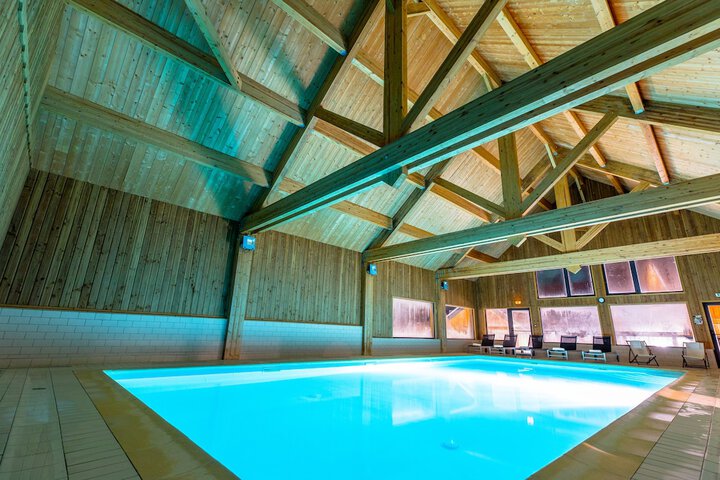 Hotel Pool