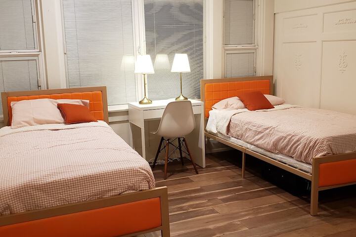 Room 8 of 27
