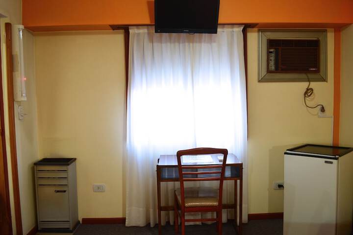 Room 10 of 31