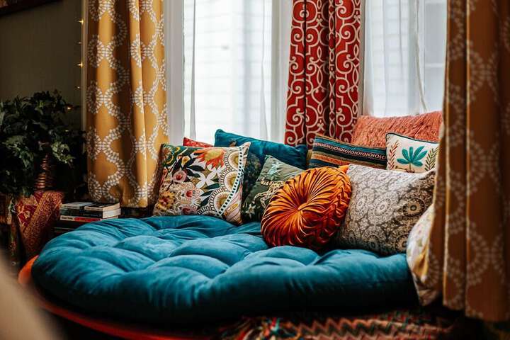 Lounge 26 of 36