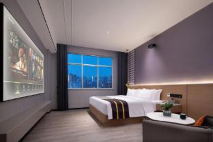 Room 5 of 6