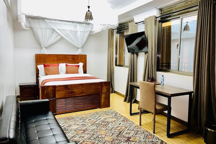 Room 5 of 18