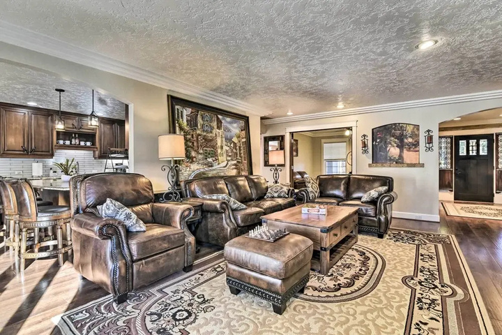 Photo of Milwaukie Vacation Rental w / Backyard Office