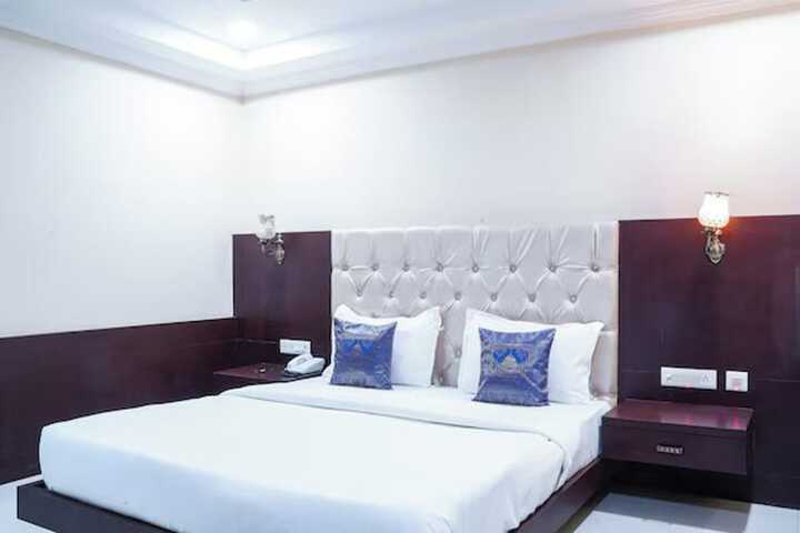 Room 4 of 29