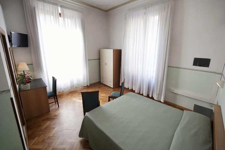 Room 9 of 22