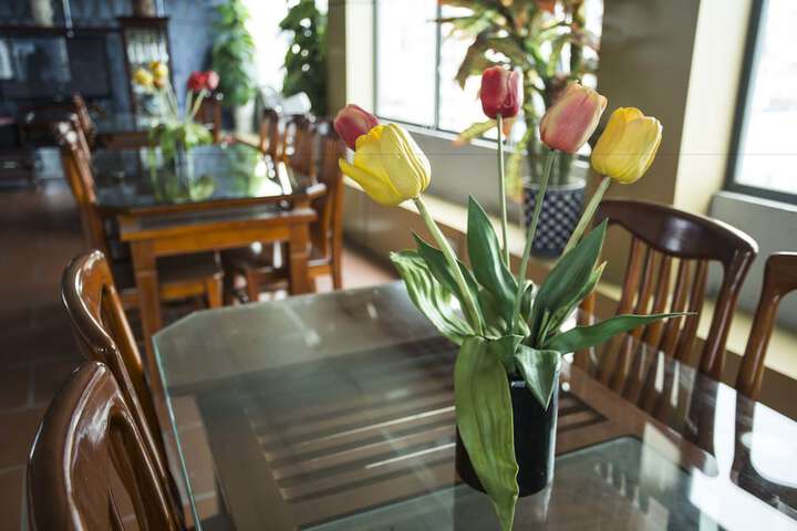 Dining 47 of 60