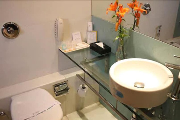 Room 15 of 21