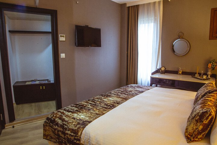 Room 30 of 60