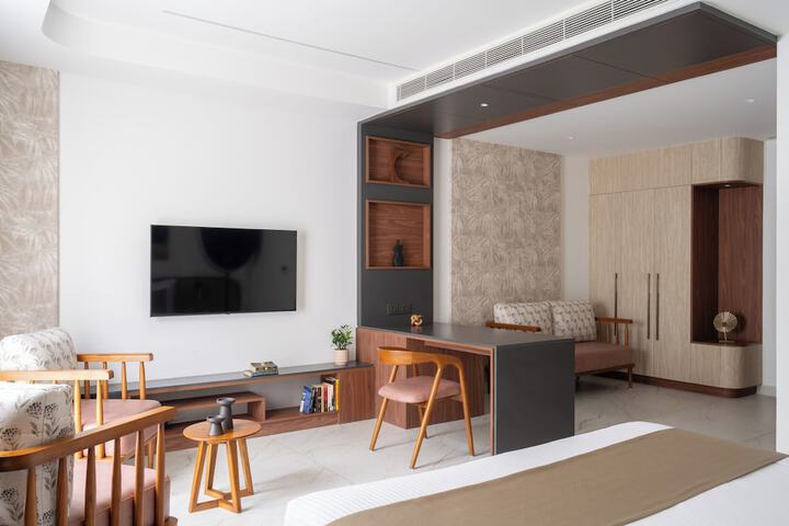 Room 15 of 28
