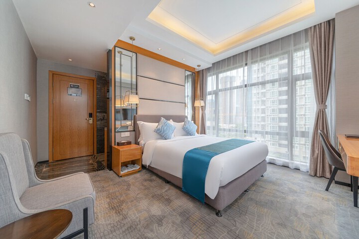 Room 8 of 21