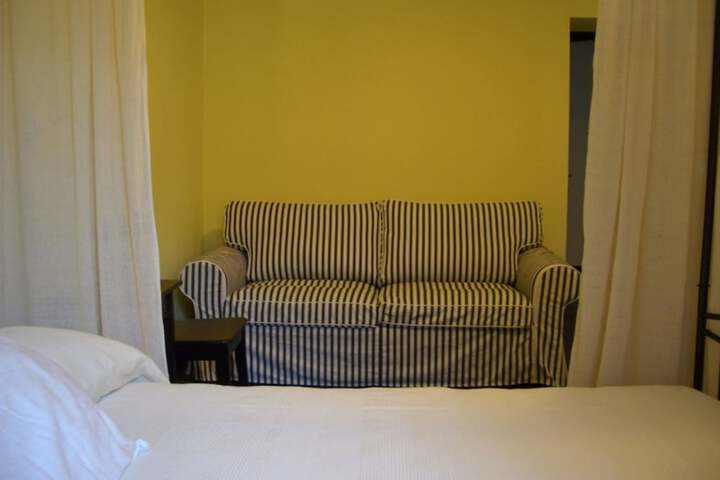 Room 2 of 32