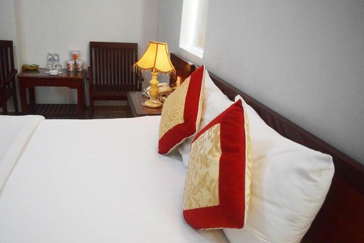 Room 12 of 66