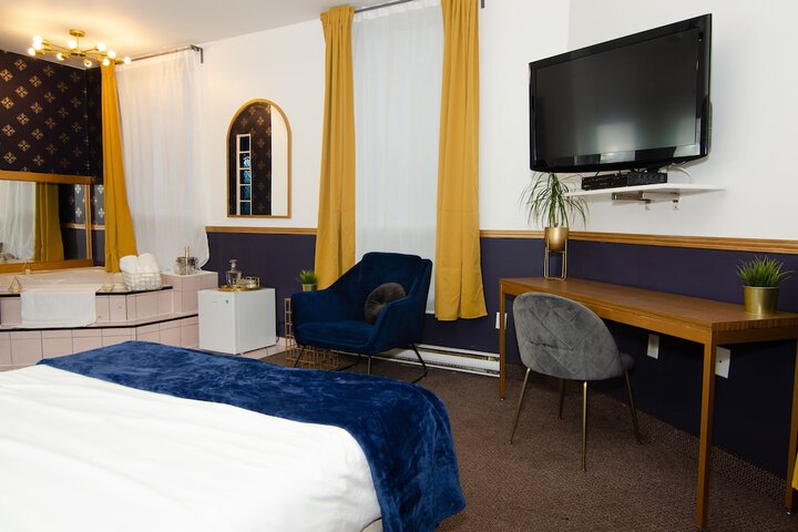 Room 30 of 87