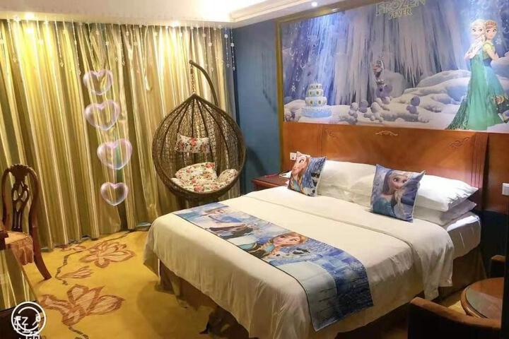 Room 28 of 45