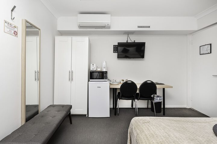 Room 9 of 31