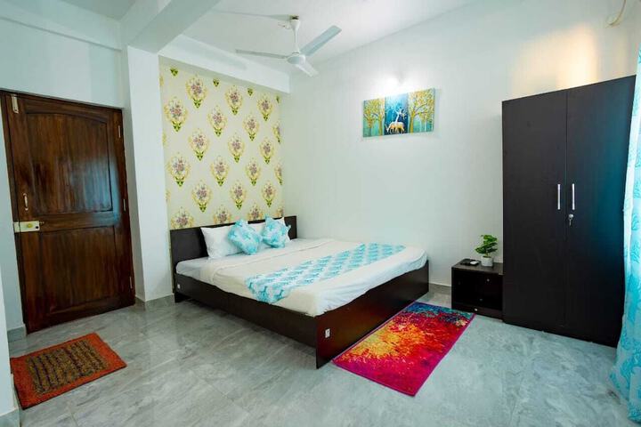 Room 2 of 6