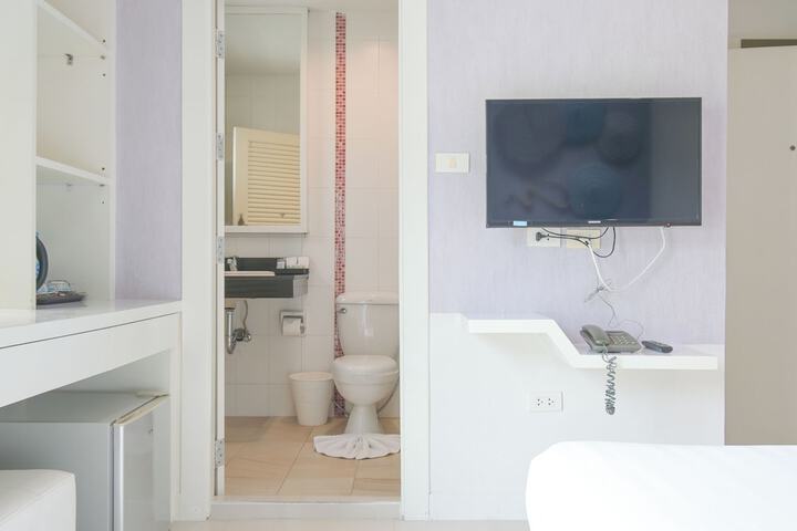 Room 6 of 60