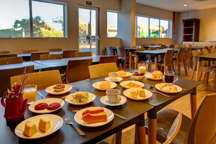 Breakfast/Coffee Service 10 of 16