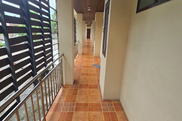 Hotel 74 of 77