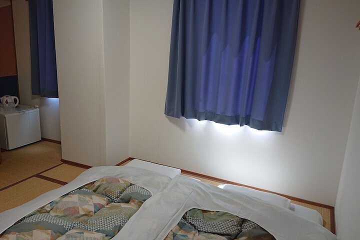 Room 12 of 28