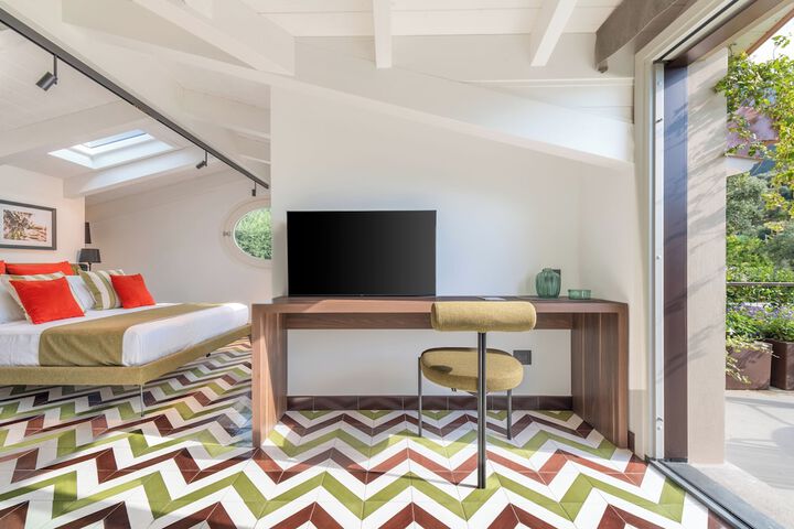 Room 27 of 155