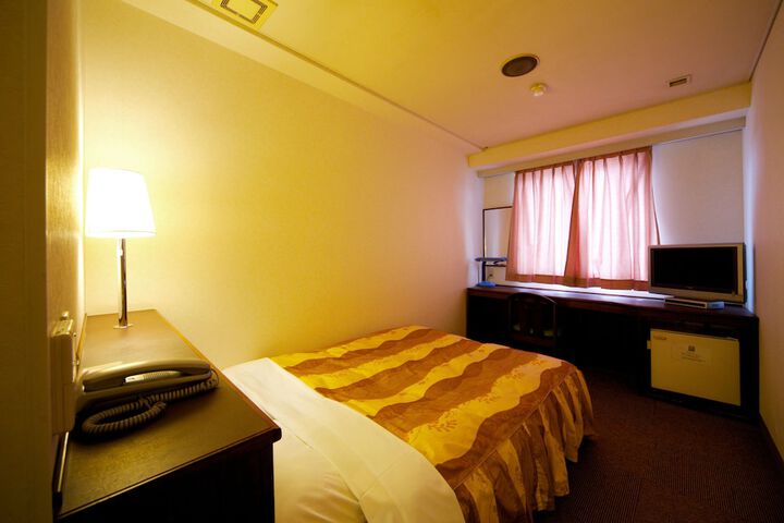 Room 10 of 34